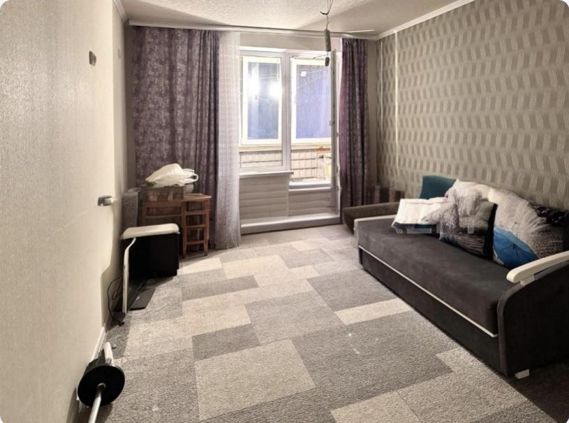 Квартира, 3-кімн., Харьков, 607м/р, Непокоренных (Героев Труда)