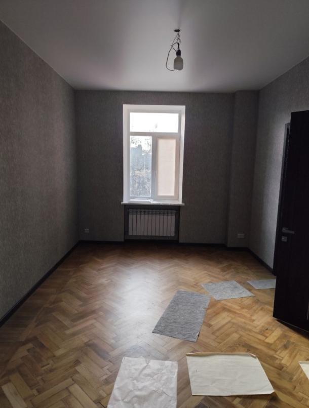 Квартира, 4-кімн., Харьков, Защитников Украины метро, Спартака