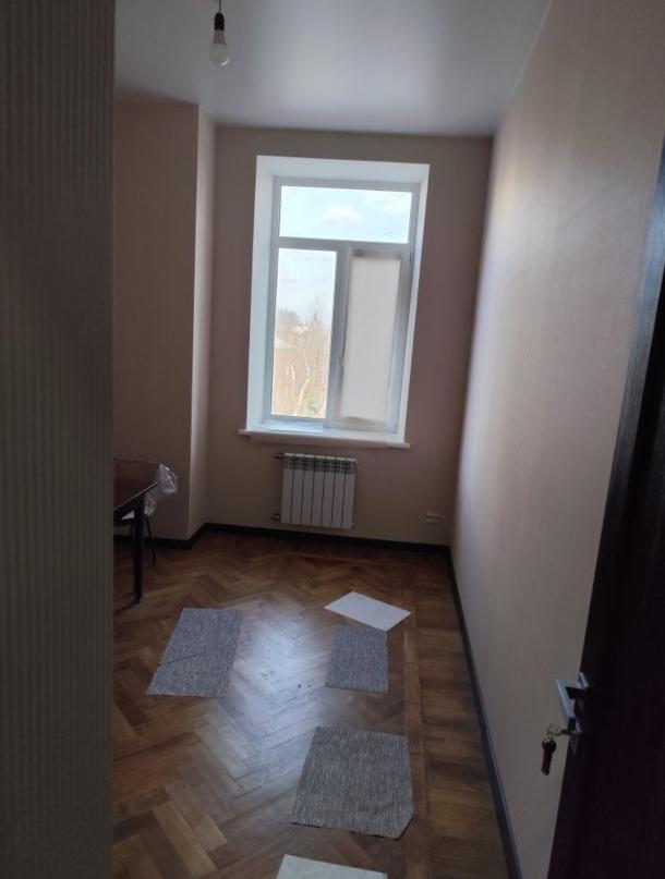 Квартира, 4-кімн., Харьков, Защитников Украины метро, Спартака