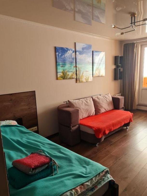 Квартира, 3-кімн., Харьков, Алексеевка, Победы пр.