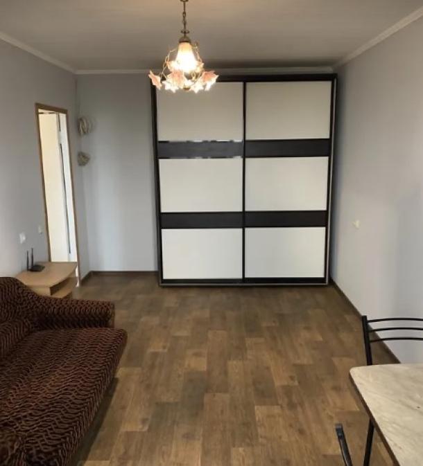 Квартира, 1-кімн., Харьков, 607м/р, Тракторостроителей просп.