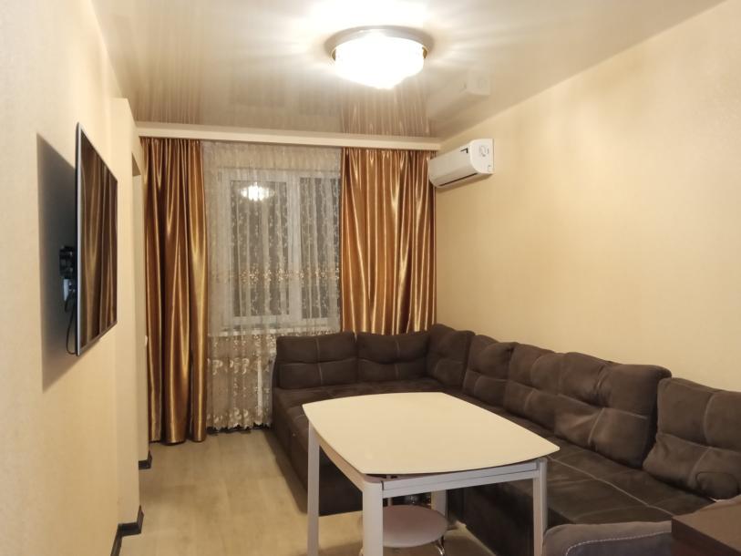 Квартира, 3-кімн., Харьков, Алексеевка, Победы пр.