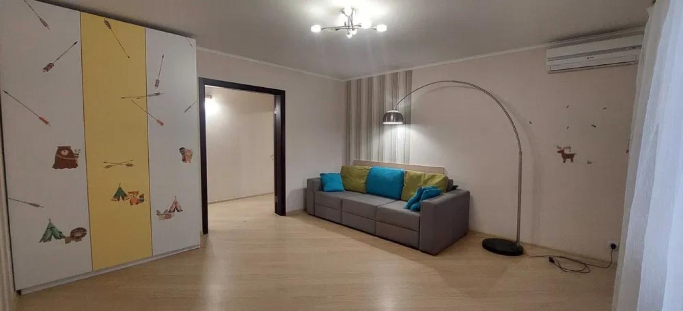 Квартира, 2-кімн., Харьков, Восточный, Роганская