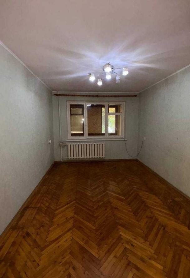 Квартира, 2-кімн., Харьков, 606м/р, Тракторостроителей просп.