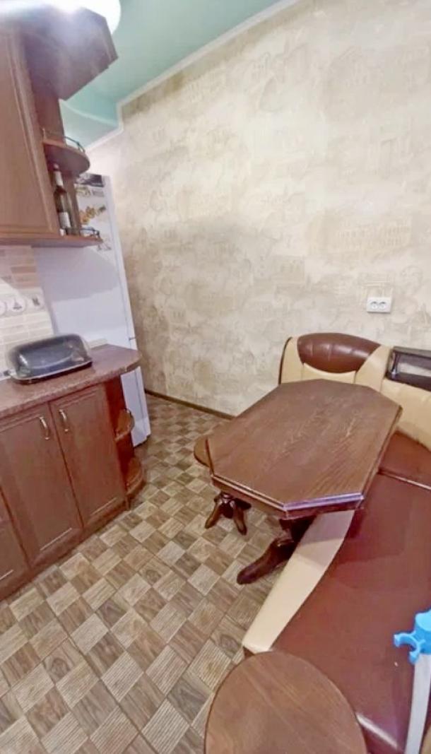 Квартира, 2-кімн., Чугуев, Чугуевский район, Харьковская