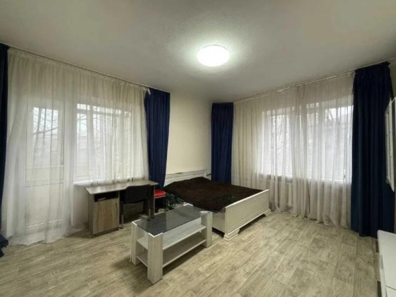 Квартира, 2-кімн., Харьков, Госпром, Культуры (Калинина, Свердлова, Советская Советский 3 пер.)