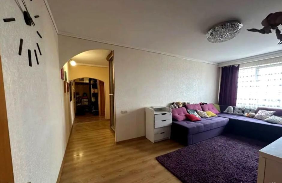 Квартира, 3-кімн., Харьков, 624м/р, Амосова