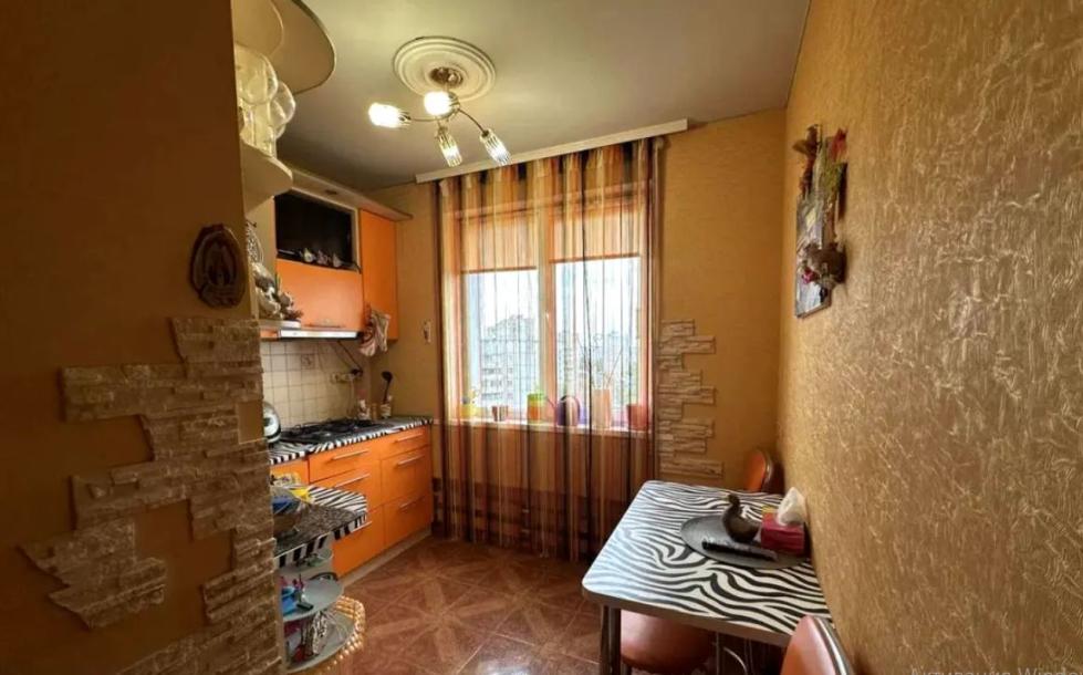 Квартира, 3-кімн., Харьков, 624м/р, Амосова