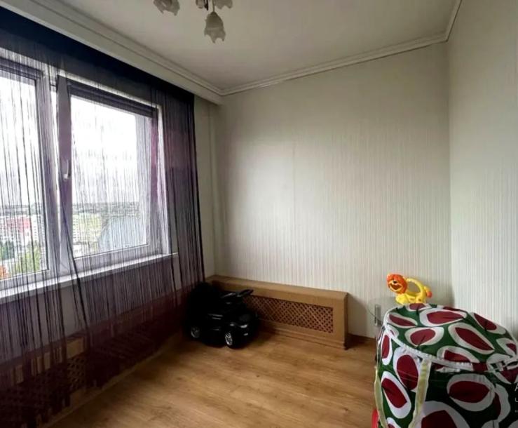 Квартира, 3-кімн., Харьков, 624м/р, Амосова