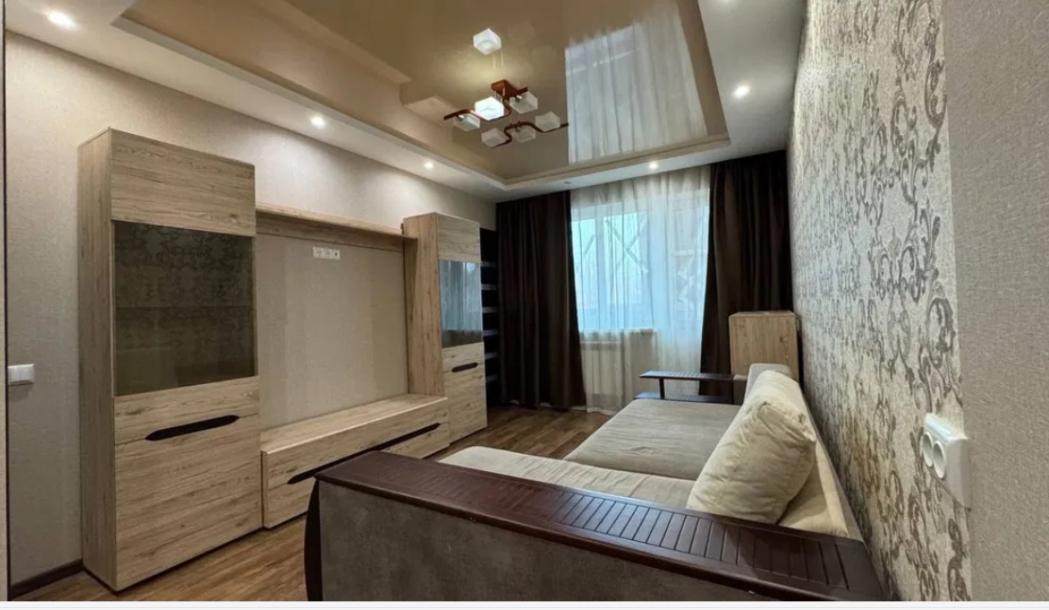 Квартира, 2-кімн., Харьков, 607м/р, Тракторостроителей просп.