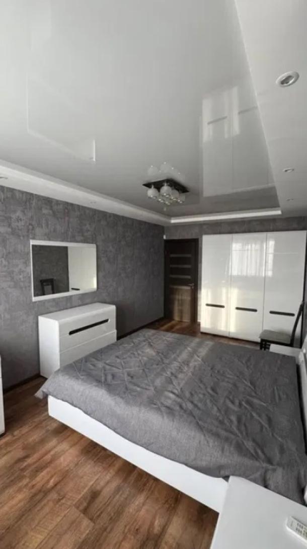 Квартира, 2-кімн., Харьков, 607м/р, Тракторостроителей просп.