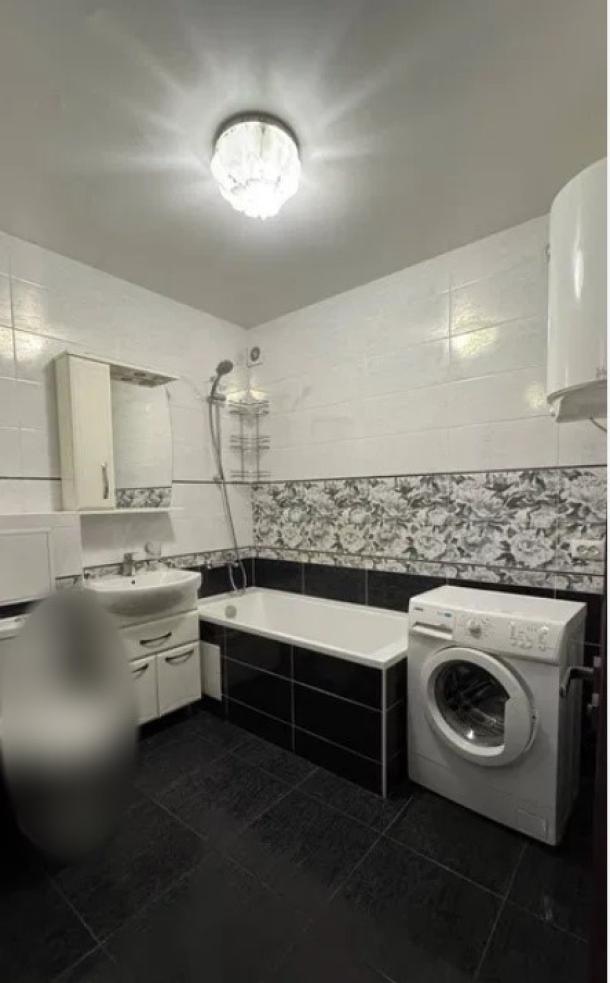 Квартира, 2-кімн., Харьков, 607м/р, Тракторостроителей просп.