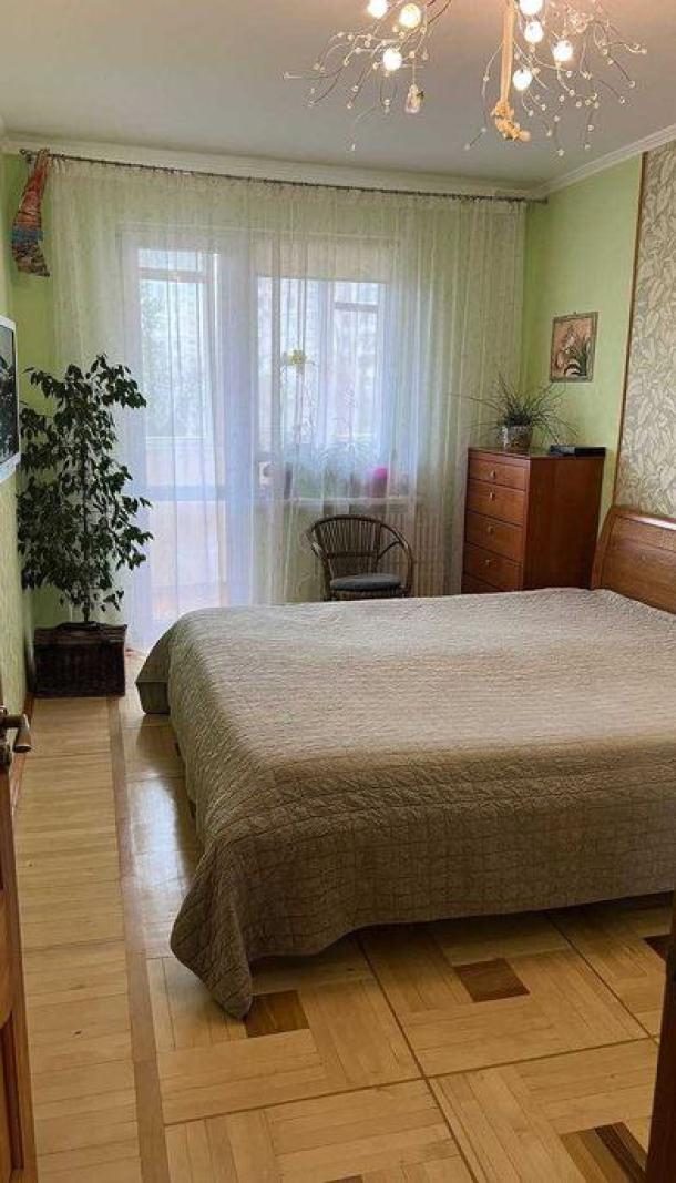 Квартира, 3-кімн., Харьков, Алексеевка, Победы пр.