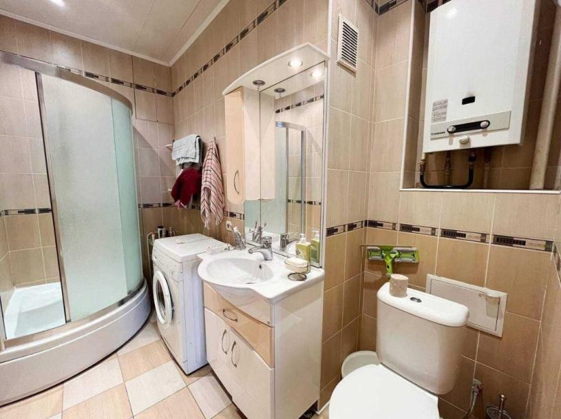 Квартира, 3-кімн., Харьков, Госпром, Культуры (Калинина, Свердлова, Советская Советский 3 пер.)