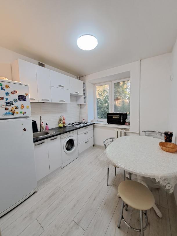 Квартира, 3-кімн., Харьков, Новые Дома, Льва Ландау пр.