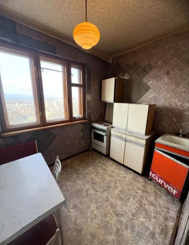 Квартира, 3-кімн., Харьков, Алексеевка, Победы пр.