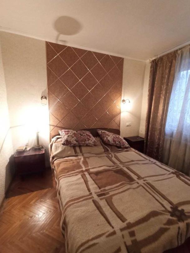 Квартира, 3-кімн., Харьков, 605м/р, Тракторостроителей просп.