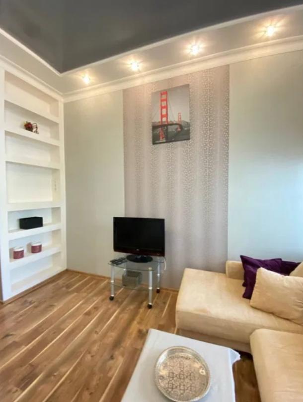 Квартира, 3-кімн., Харьков, Нагорный, Гуданова