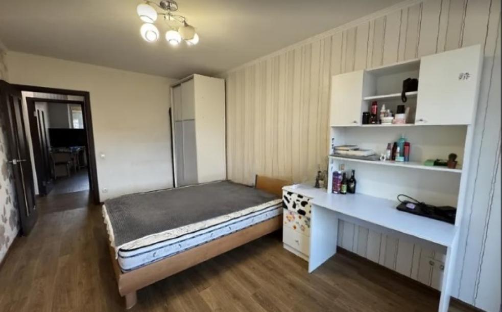 Квартира, 3-кімн., Харьков, 520м/р, Валентиновская