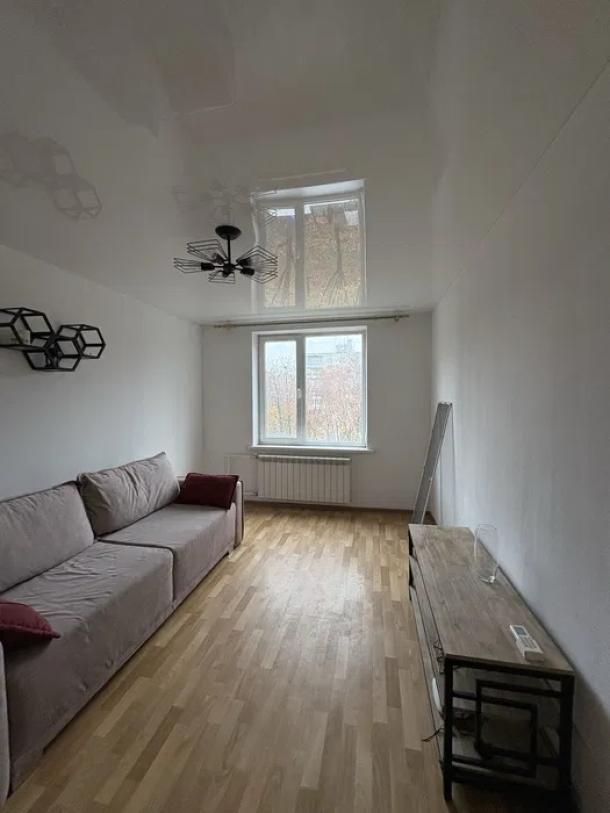 Квартира, 3-кімн., Харьков, 533м/р, Тракторостроителей просп.