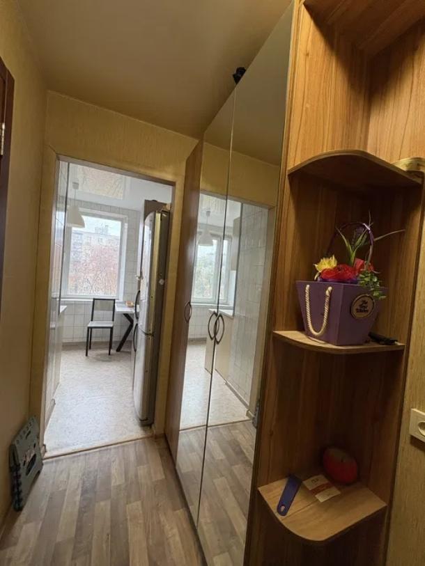 Квартира, 3-кімн., Харьков, 533м/р, Тракторостроителей просп.