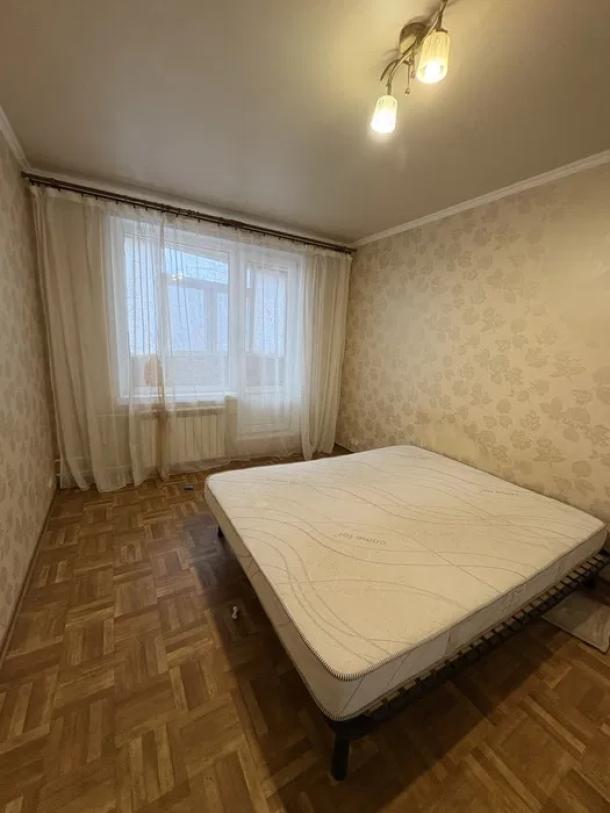 Квартира, 3-кімн., Харьков, 533м/р, Тракторостроителей просп.