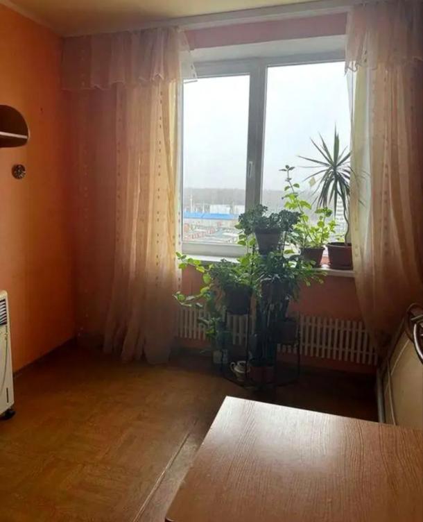 Квартира, 3-кімн., Харьков, Алексеевка