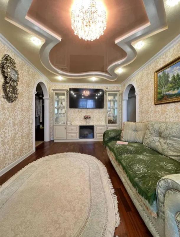 Квартира, 3-кімн., Харьков, 524м/р, Непокоренных (Героев Труда)