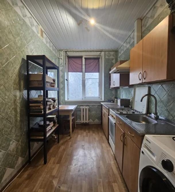 Квартира, 3-кімн., Харьков, Восточный, Михаила Комарова (Тархова)