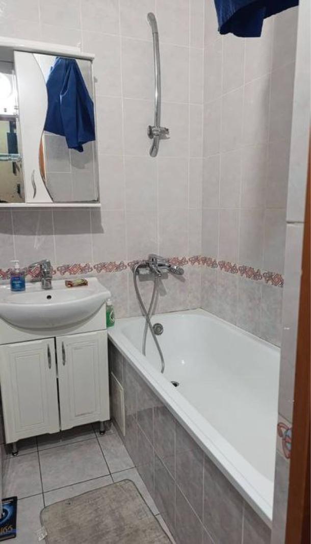 Квартира, 2-кімн., Харьков, ХТЗ, Александровский пр.