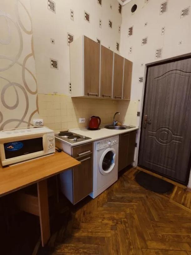 Гостинка, Харьков, Спортивная метро, Добровольцев (Молодой Гвардии)