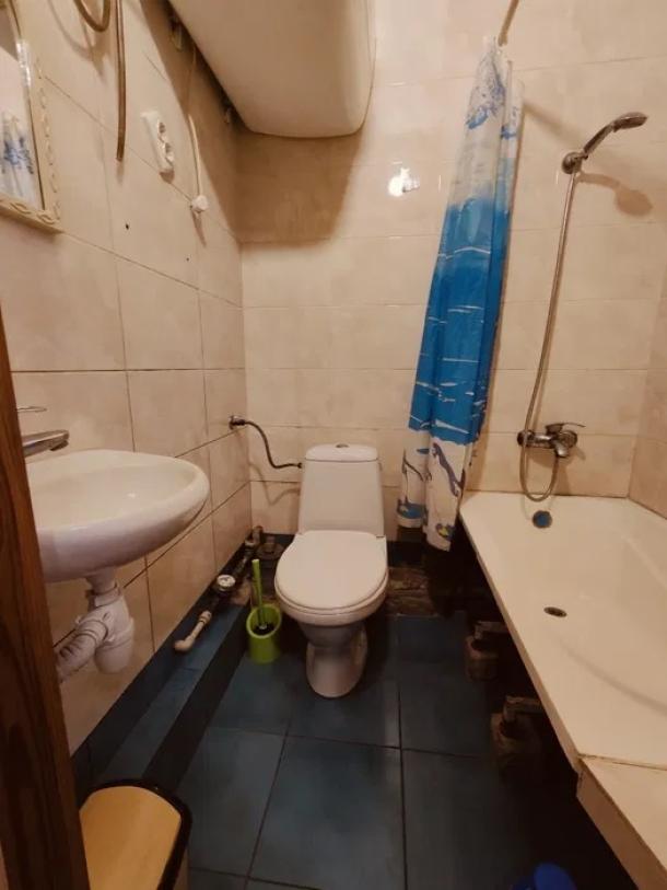 Гостинка, Харьков, Спортивная метро, Добровольцев (Молодой Гвардии)