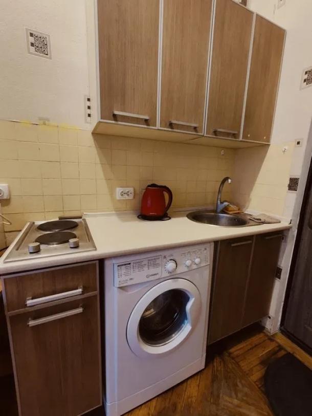 Гостинка, Харьков, Спортивная метро, Добровольцев (Молодой Гвардии)