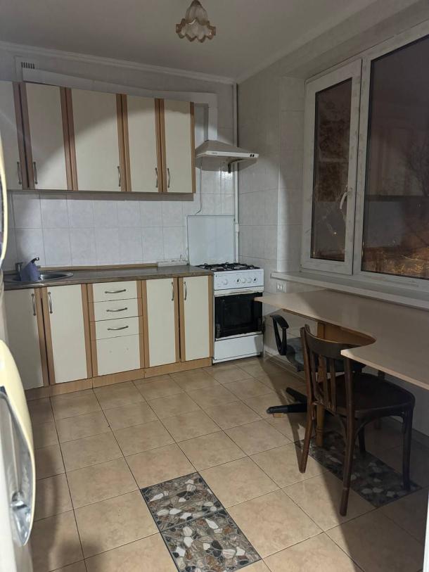 Квартира, 3-кімн., Харьков, 607м/р, Тракторостроителей просп.