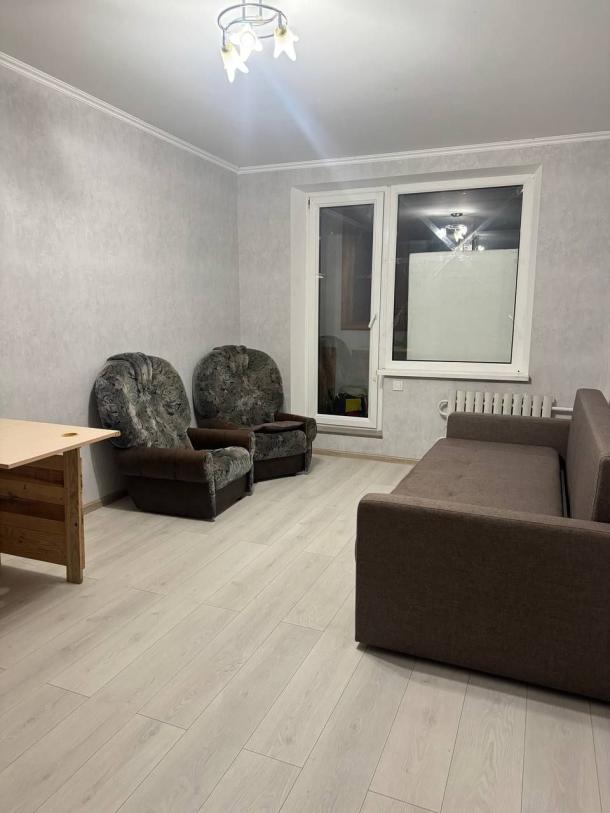 Квартира, 3-кімн., Харьков, 607м/р, Тракторостроителей просп.