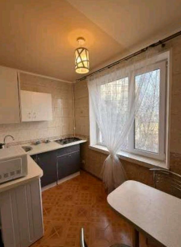 Квартира, 2-кімн., Харьков, 522м/р, Непокоренных (Героев Труда)