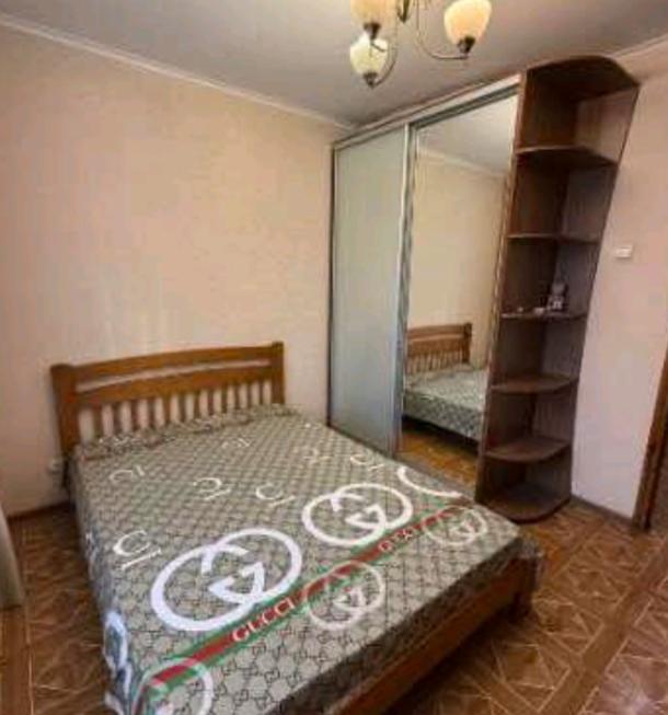 Квартира, 2-кімн., Харьков, 522м/р, Непокоренных (Героев Труда)