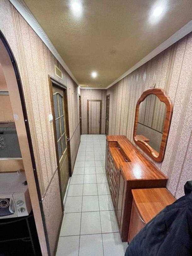 Квартира, 3-кімн., Харьков, 524м/р, Непокоренных (Героев Труда)