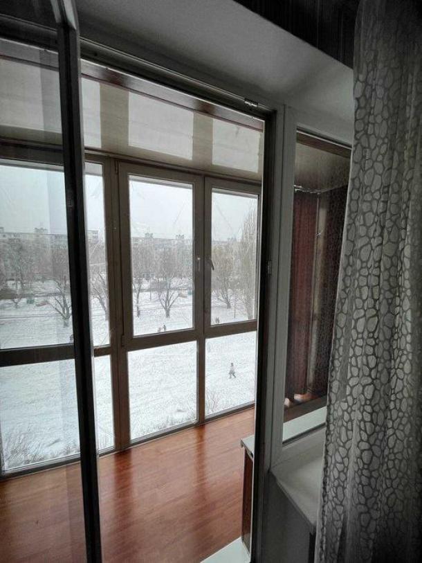 Квартира, 3-кімн., Харьков, 524м/р, Непокоренных (Героев Труда)