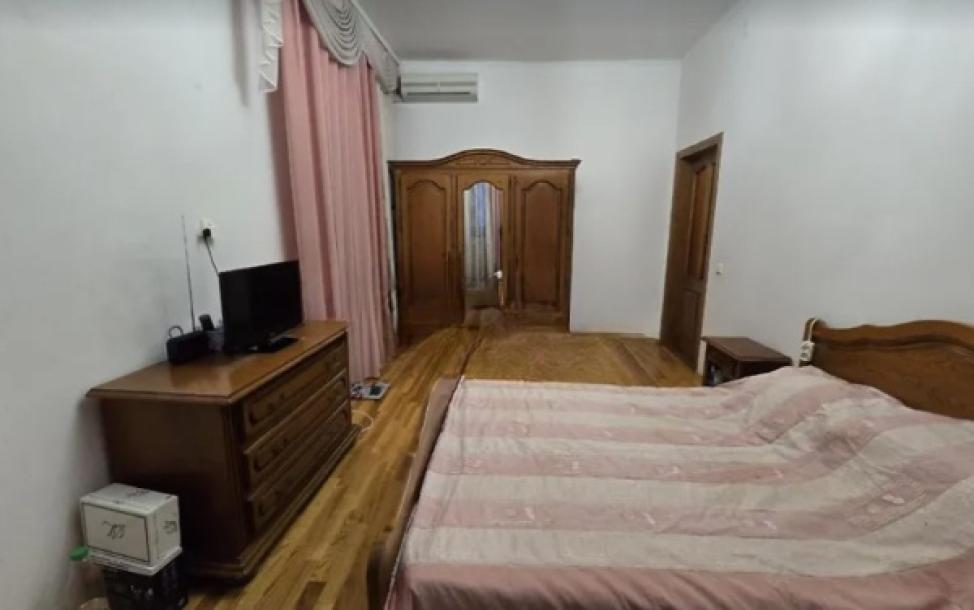 Квартира, 3-кімн., Харьков, Нагорный, Студенческая