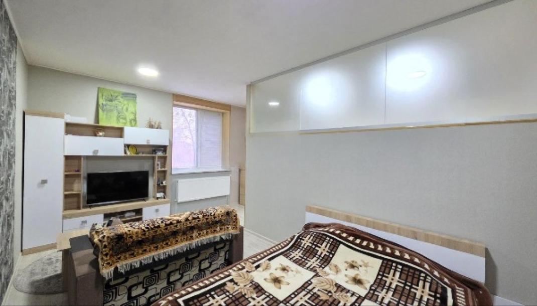 Квартира, 1-кімн., Харьков, ХТЗ, Индустриальный просп. (Фрунзе проспект)