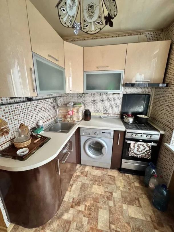 Квартира, 3-кімн., Харьков, Гагарина метро , Аэрокосмический просп. (Гагарина проспект)