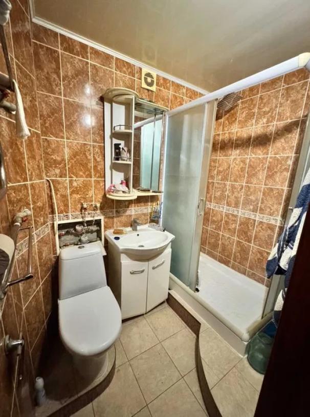 Квартира, 3-кімн., Харьков, Гагарина метро , Аэрокосмический просп. (Гагарина проспект)