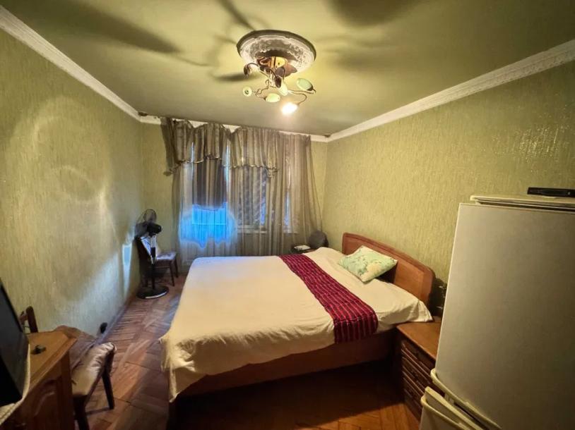 Квартира, 3-кімн., Харьков, Гагарина метро , Аэрокосмический просп. (Гагарина проспект)