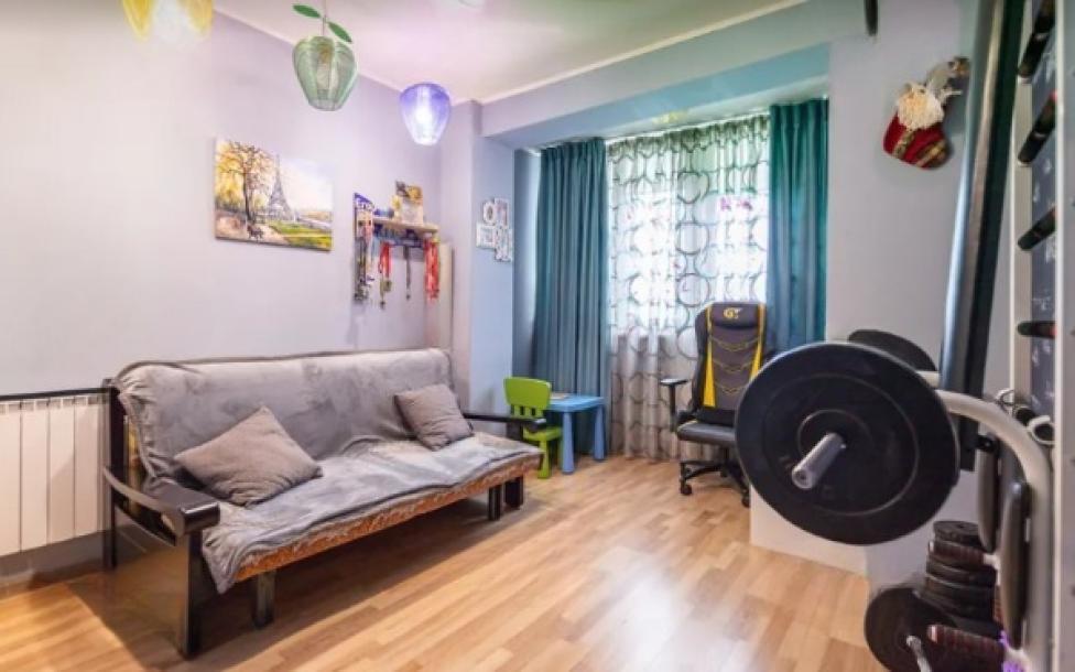 Квартира, 3-кімн., Харьков, Масельского метро, Героев Харькова пр-т