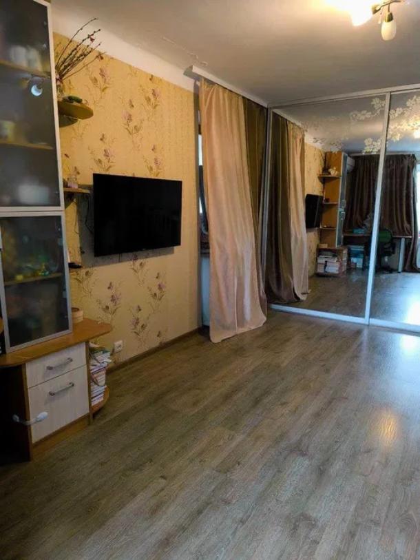 Квартира, 3-кімн., Харьков, Павлово Поле, 23 Августа