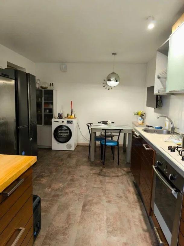 Квартира, 3-кімн., Харьков, Павлово Поле, 23 Августа