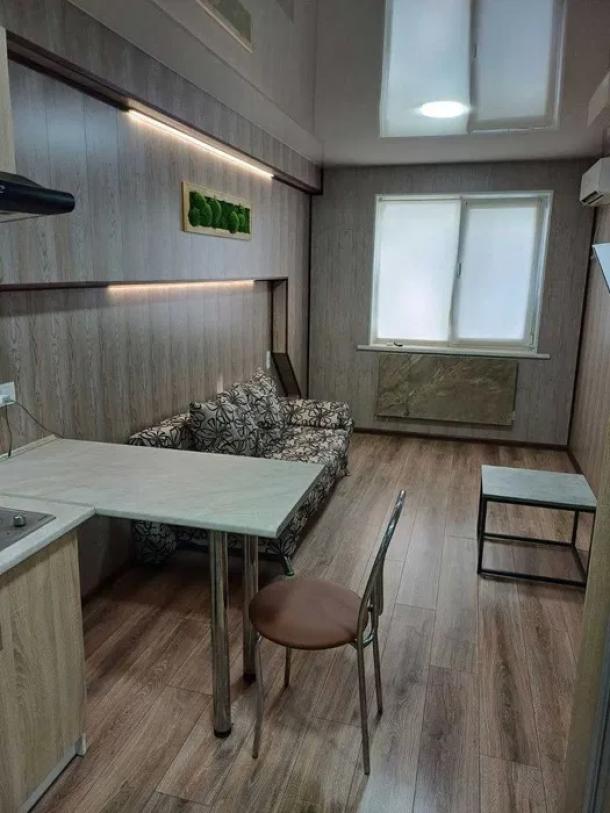 Гостинка, Харьков, Защитников Украины метро, Героев Харькова пр-т