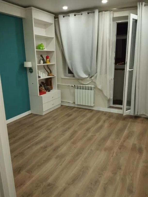 Квартира, 3-кімн., Харьков, Алексеевка, Ахсарова