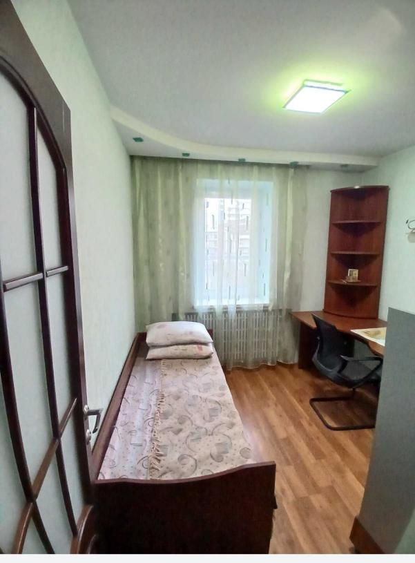 Квартира, 4-кімн., Харьков, Павловка, Клочковская